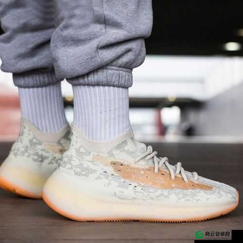 Yeezy 蜜桃满天星：潮流新宠魅力无限